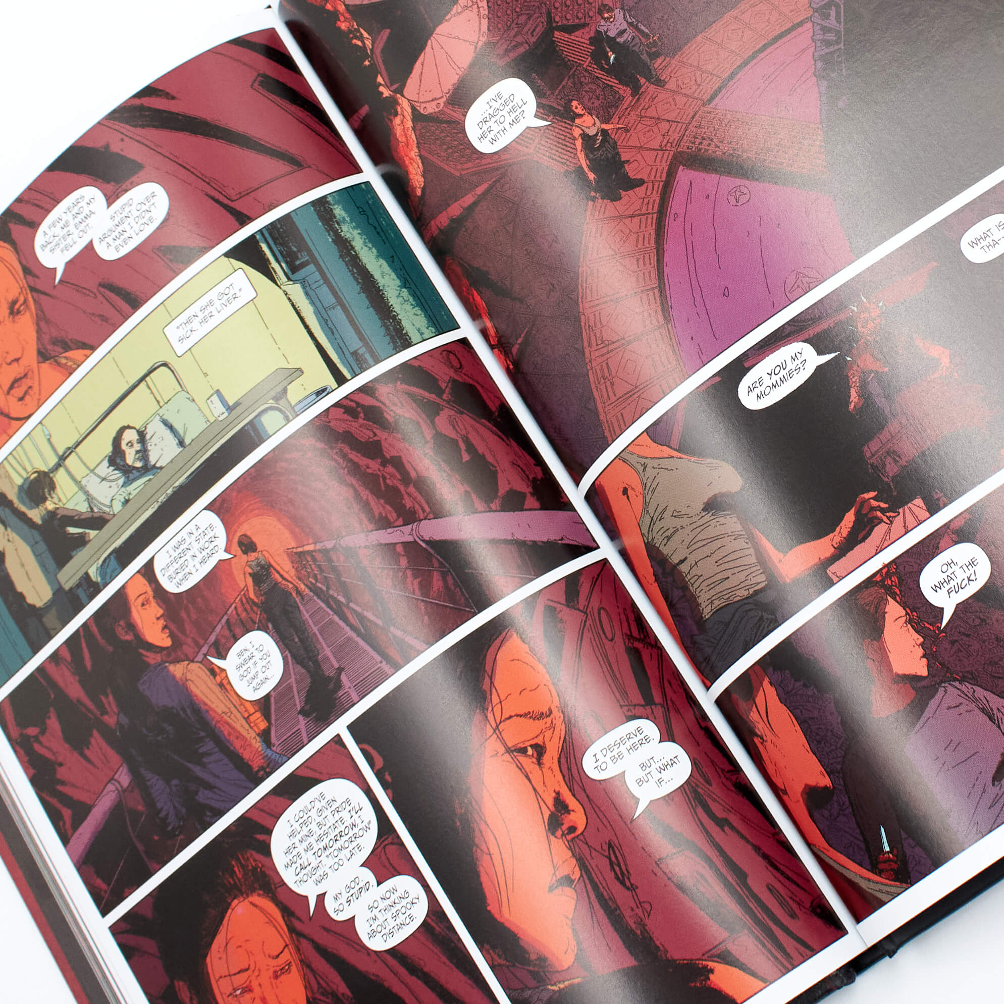 Event Horizon: Dark Descent - IDW Exclusive Signed Hardcover - Image 3